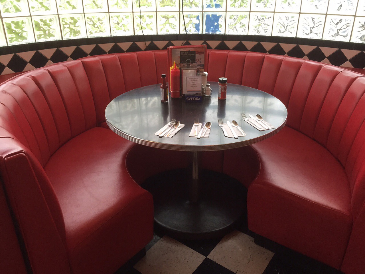 3/4 circle restaurant booth